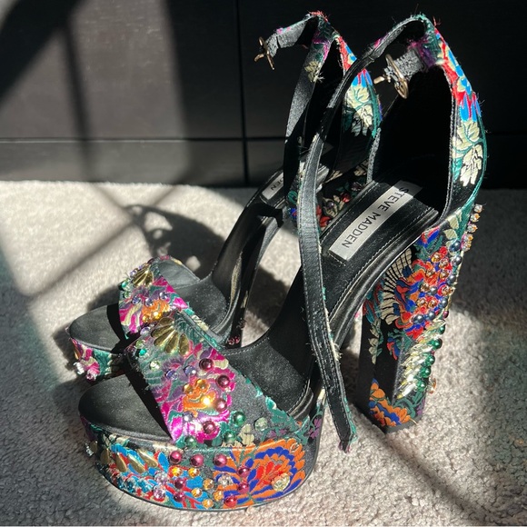 Steve Madden Floral Multicolor Platform Sandals - Picture 1 of 8